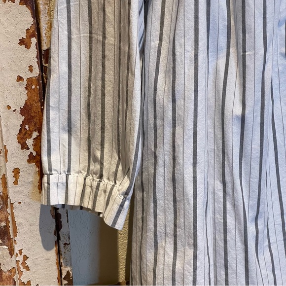 Iridium Striped Button Front  Top White Gray Stripe S - Picture 9 of 12